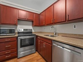 56 Doyer Avenue 3D, White Plains NY 10605