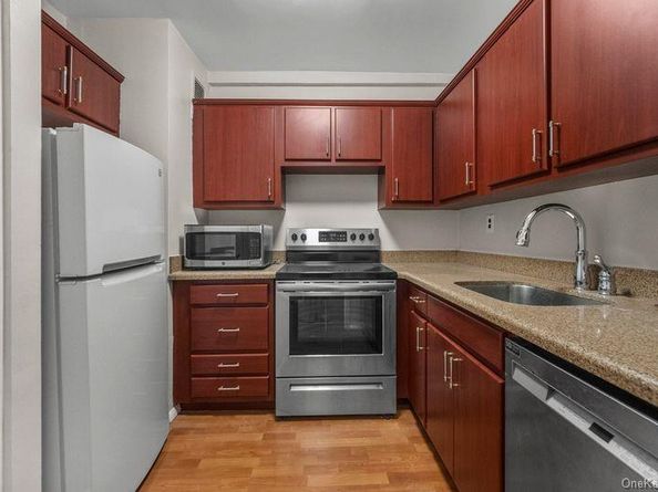 56 Doyer Avenue 3D, White Plains NY 10605