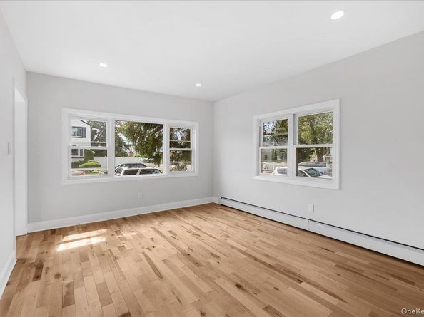 1686 Rosalind Avenue, Elmont NY 11003