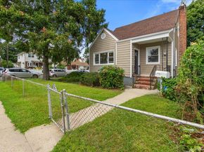 1686 Rosalind Avenue, Elmont NY 11003