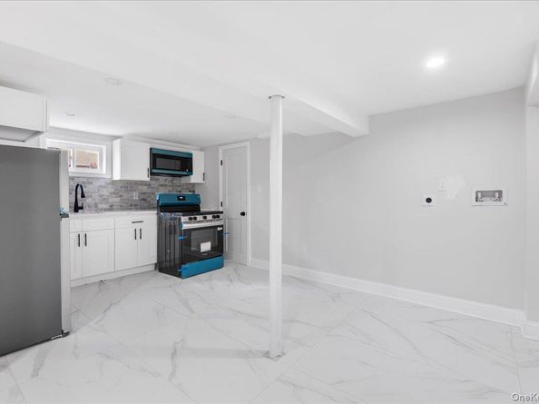 1686 Rosalind Avenue, Elmont NY 11003