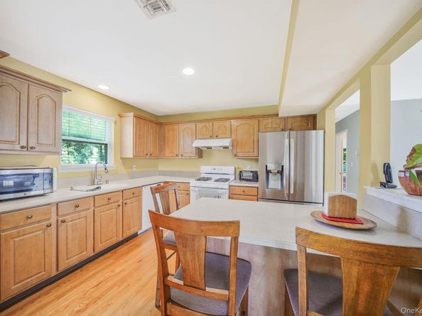 75 Samantha Drive, Coram NY 11727