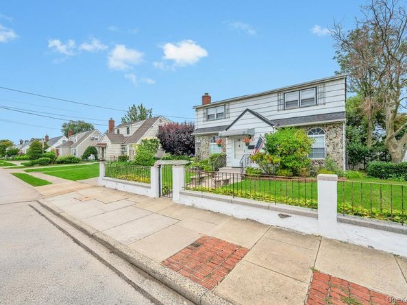 87 Underhill Avenue, Hicksville NY 11801