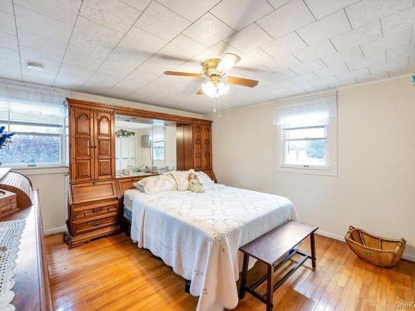 87 Underhill Avenue, Hicksville NY 11801