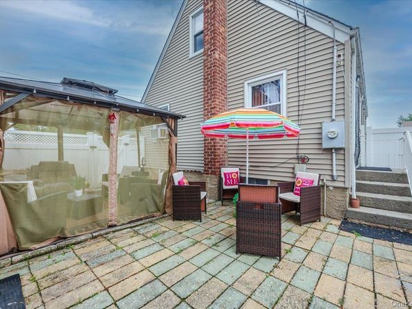 541 Bedford Avenue, Uniondale NY 11553