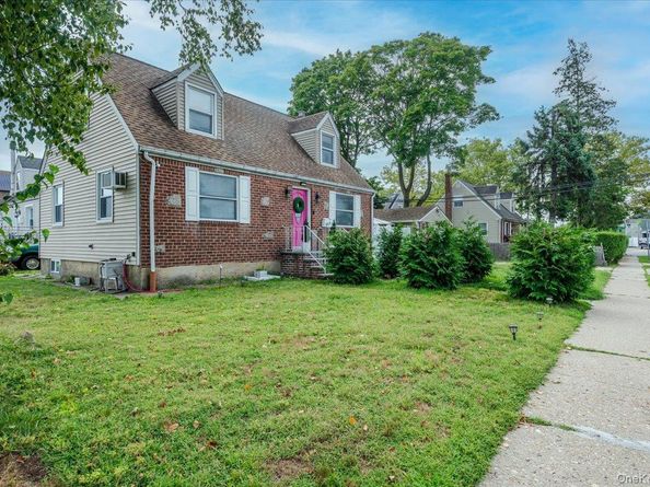 541 Bedford Avenue, Uniondale NY 11553
