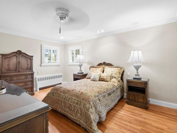 14 John Drive, Old Bethpage NY 11804