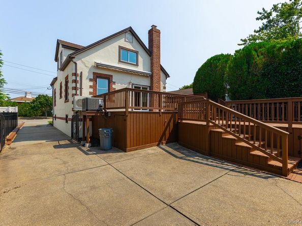 94 Alhambra Road, Massapequa NY 11758