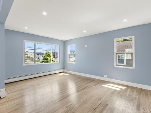 94 Alhambra Road, Massapequa NY 11758