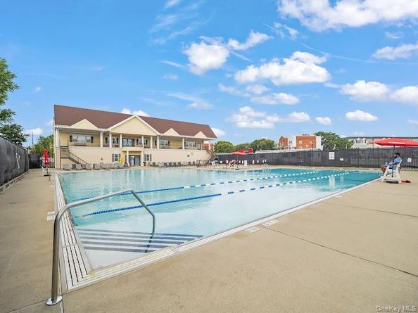 109 Heron Ln Lane 447, Bronx NY 10473