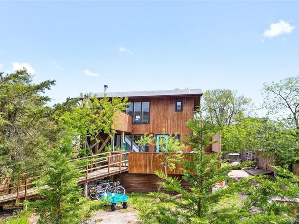 26 Duneway Avenue, Seaview NY 11770