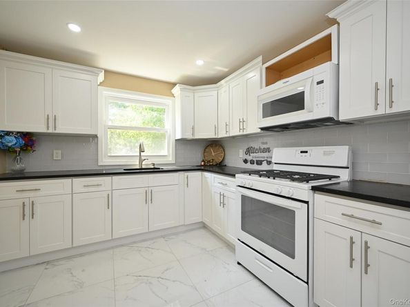 1061 Fordham Lane, Woodmere NY 11598