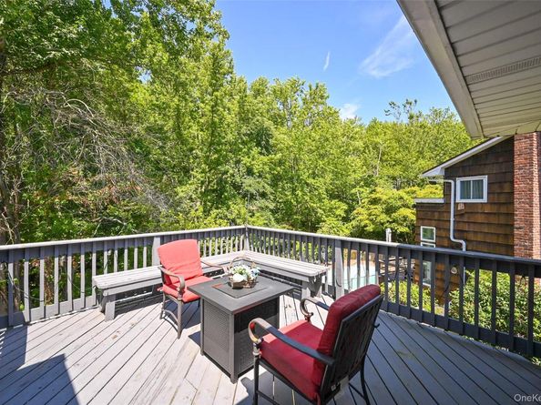 1061 Fordham Lane, Woodmere NY 11598
