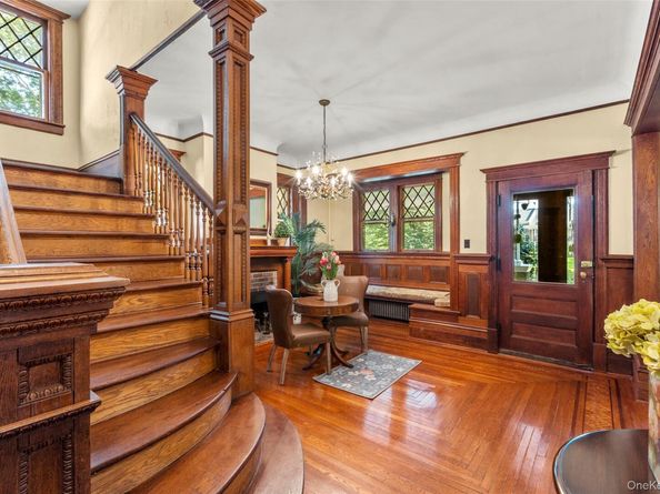 38 Cedar Street, Stony Brook NY 11790