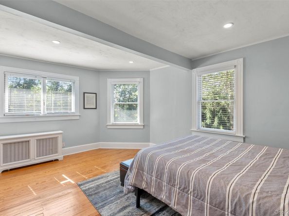 38 Cedar Street, Stony Brook NY 11790