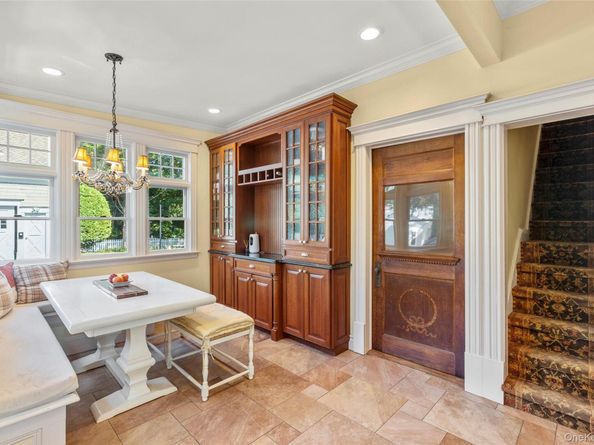38 Cedar Street, Stony Brook NY 11790