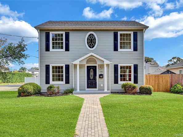 695 Montauk Highway, Oakdale NY 11769