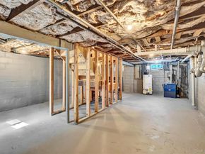 695 Montauk Highway, Oakdale NY 11769