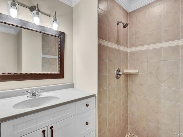 695 Montauk Highway, Oakdale NY 11769