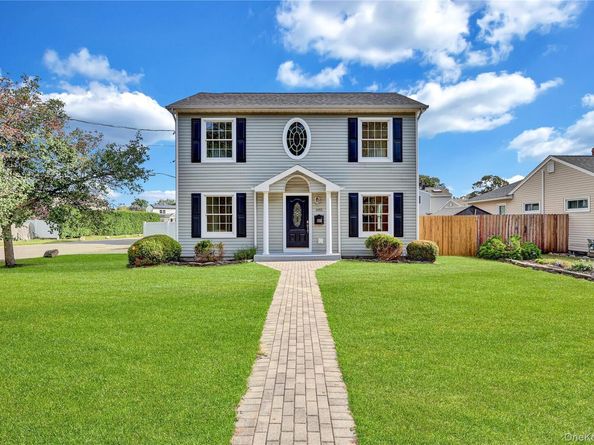 695 Montauk Highway, Oakdale NY 11769