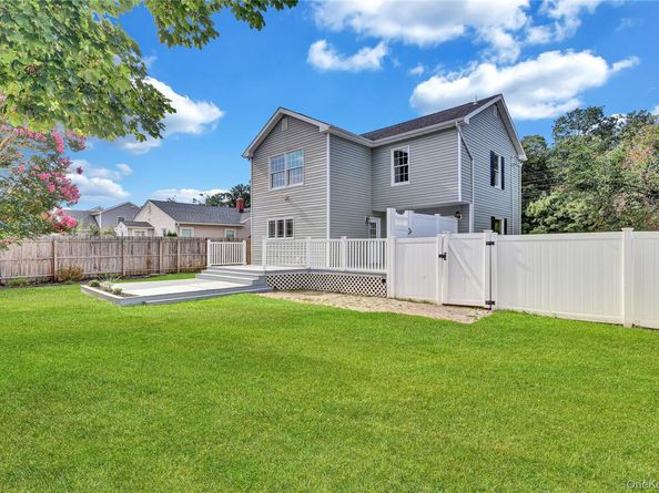 695 Montauk Highway, Oakdale NY 11769