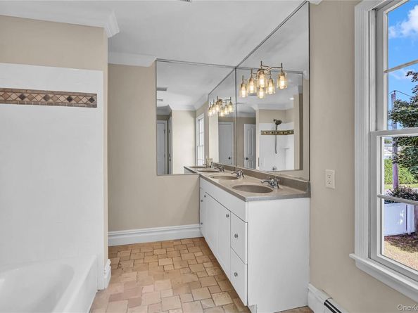 695 Montauk Highway, Oakdale NY 11769