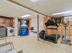 52 Pickwick Drive N, Syosset NY 11791