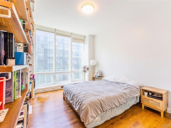 2717 42nd Road 7E, Long Island City NY 11101