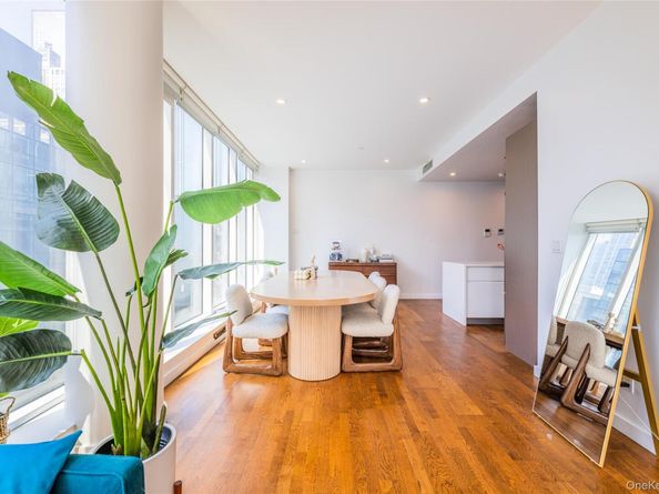 2717 42nd Road 7E, Long Island City NY 11101