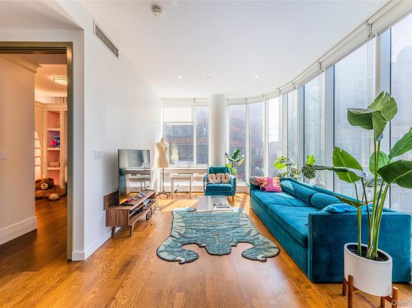2717 42nd Road 7E, Long Island City NY 11101