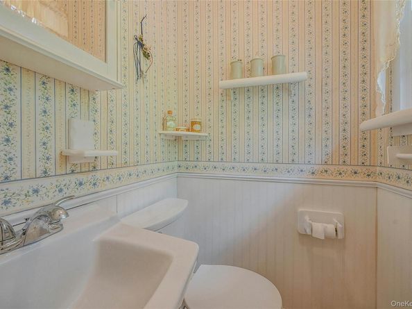 3 Peter Court, Manorville NY 11949