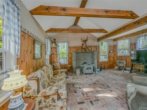 3 Peter Court, Manorville NY 11949
