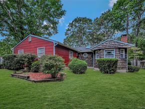 3 Peter Court, Manorville NY 11949