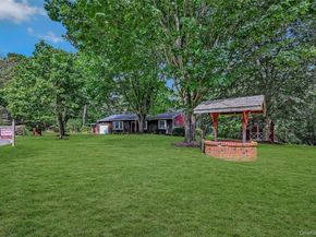 3 Peter Court, Manorville NY 11949