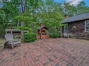 3 Peter Court, Manorville NY 11949