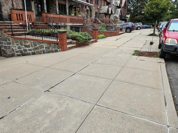 81-28 77 Avenue, Glendale NY 11385