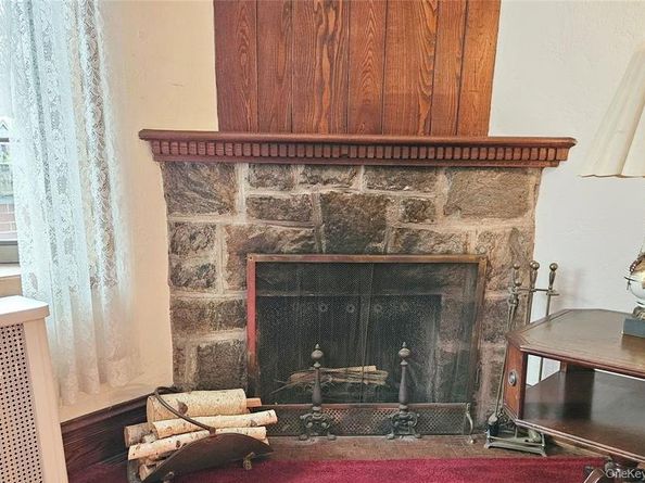 81-28 77 Avenue, Glendale NY 11385