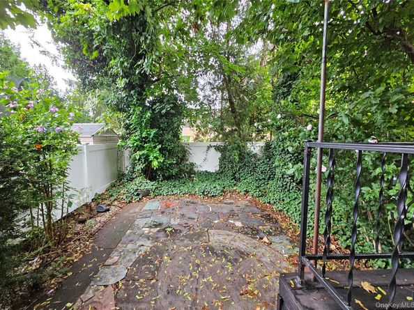 81-28 77 Avenue, Glendale NY 11385