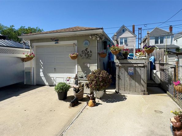 7842 64th Lane, Glendale NY 11385