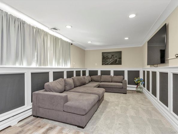 6 Fairview Road W, Massapequa NY 11758