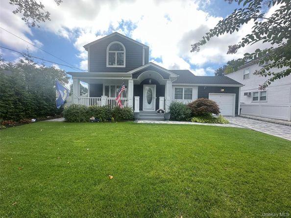 6 Fairview Road W, Massapequa NY 11758