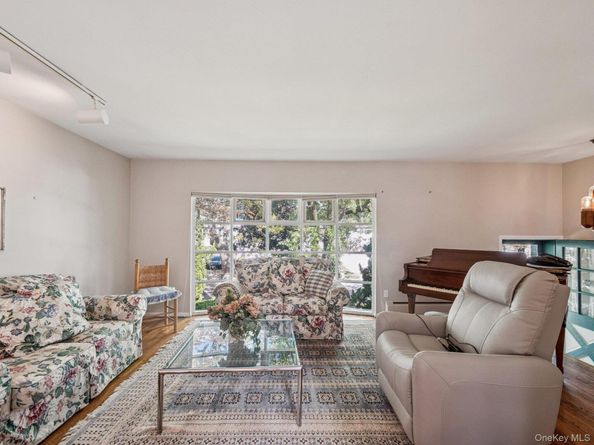 563 Hook Street, North Woodmere NY 11581