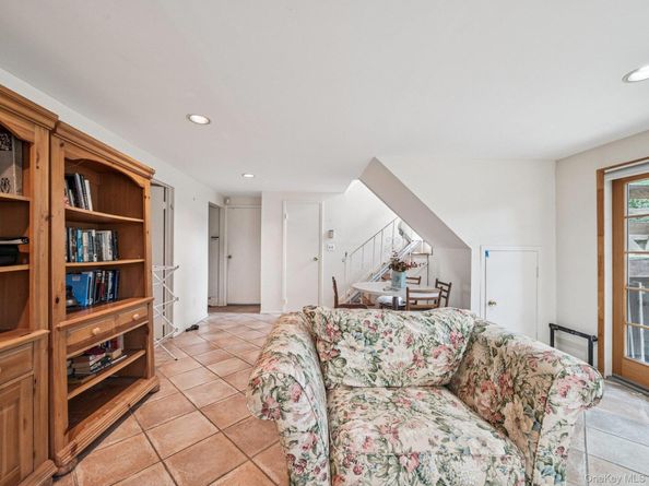 563 Hook Street, North Woodmere NY 11581