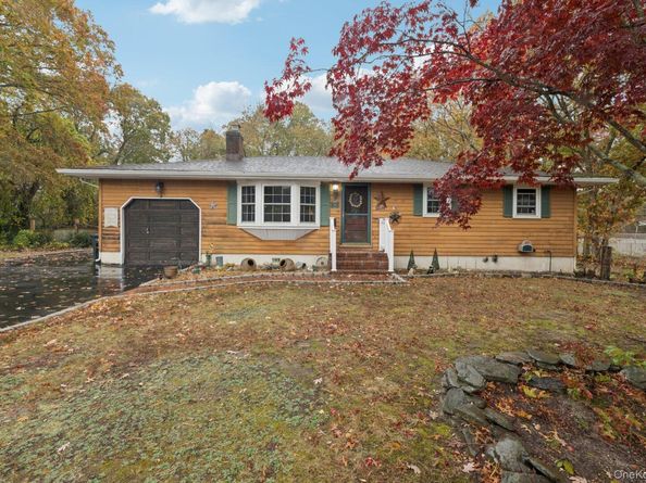 186 Jamaica Avenue, Medford NY 11763