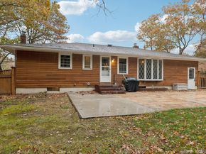 186 Jamaica Avenue, Medford NY 11763