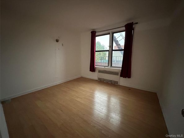 141-60 84th Road 5C, Briarwood NY 11435