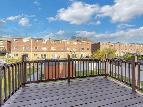 822 Hollywood Avenue, Bronx NY 10465