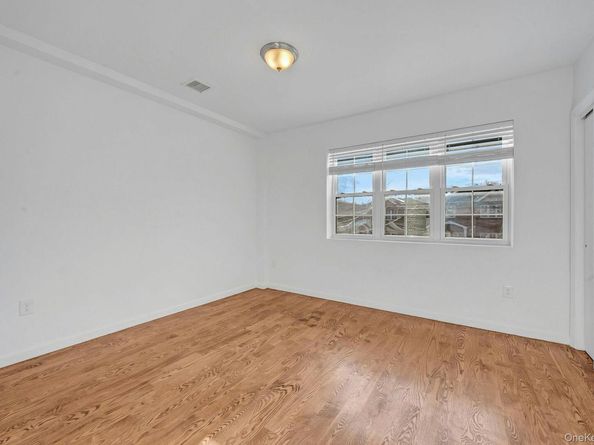 822 Hollywood Avenue, Bronx NY 10465