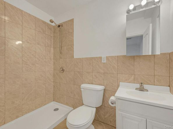 822 Hollywood Avenue, Bronx NY 10465