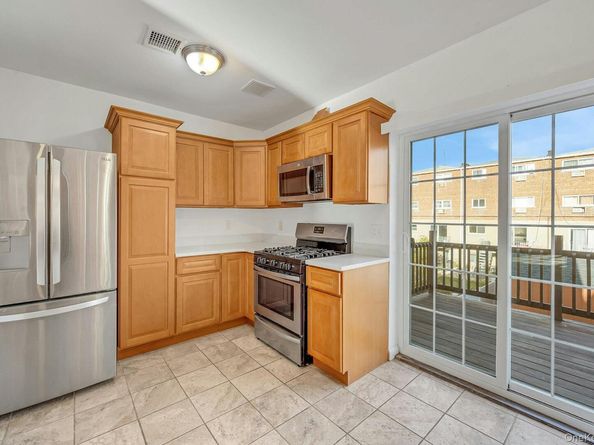 822 Hollywood Avenue, Bronx NY 10465